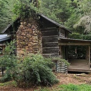 Log cabin on 15 acres in the North Carolina mountains. Circa 1798. 9,000