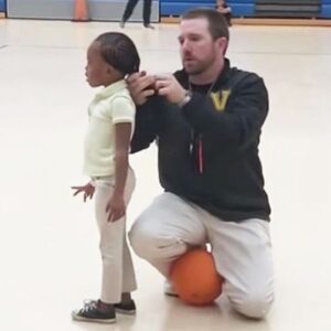 Coach goes viral online for this one act during kids’ basketball game