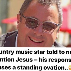 Country music star told to not mention Jesus – his response causes a standing ovation