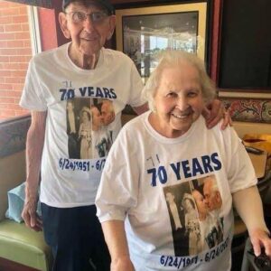 They Promised Forever in 1955 — And 70 Years Later, They’re Still Holding Hands They Promised Forever in 1955 — And 70 Years Later, They’re Still Holding Hands
